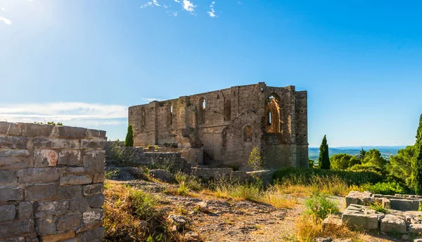 Saint Flix de Monceau Manastırı Occitania, Fransa 'nın Hrault kentindeki Gigean' da.