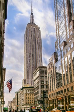 5. Cadde ve ABD 'nin New York şehrindeki Empire State Binası.