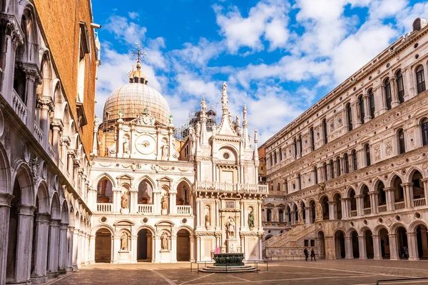 Binnenplaats Van Het Dogenpaleis Basiliek Piazza San Marco Venetië Italië — Stockfoto