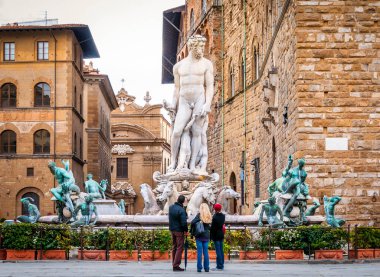 İtalya 'da Toskana' da Floransa 'da Palazzo Vecchio yakınlarında Neptün Çeşmesi