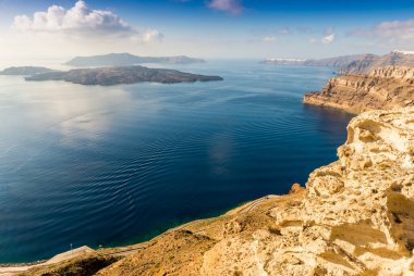 Yunanistan 'ın Ege Denizi' ndeki Cyclades takımadasındaki Santorini adasının manzarası