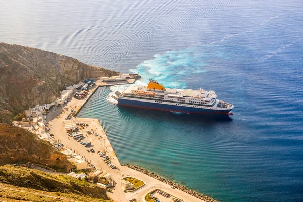 Widok Powietrza Promu Porcie Athinios Wyspie Santorini Archipelagu Cyklady Grecja — Zdjęcie stockowe
