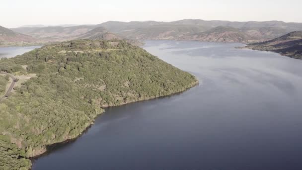 夏初在法国伊泰尼的Herault Lac Salagou的空中全景 — 图库视频影像