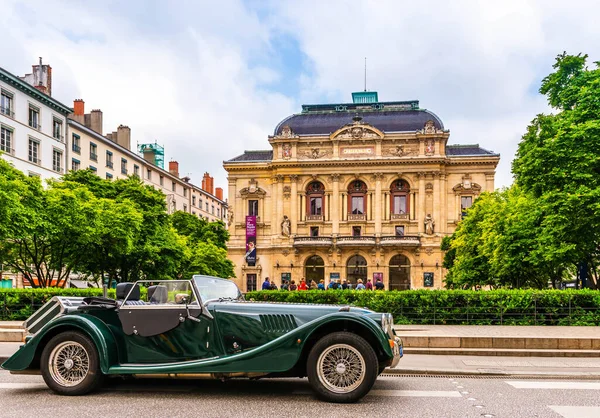 Vintage Car Front Theater Lyon Rhone Auvergne Rhone Alpes France — Stock Photo, Image