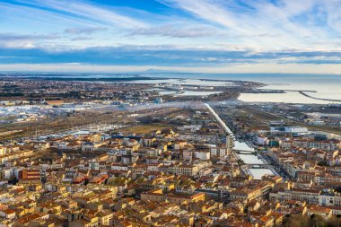 Fransa 'nın Occitanie kentindeki Herault, Mont Saint Clair' den Sete kasabasının panoramisi