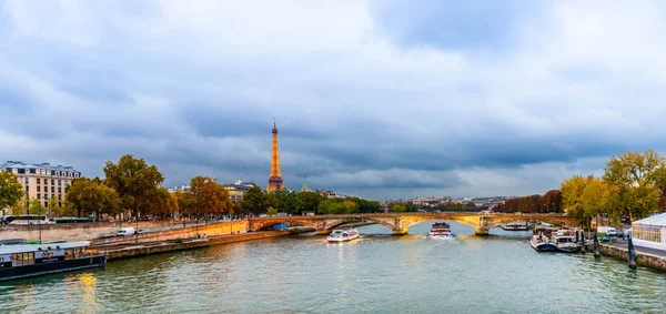 Torre Eiffel Vista Desde Puente Alexandre Iii Sobre Sena Atardecer — Foto de Stock