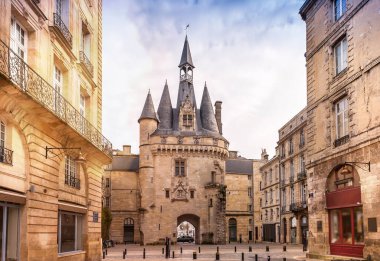 Place du Palais ve Porte Cailhau Bordeaux, Gironde, Yeni Aquitaine, Fransa