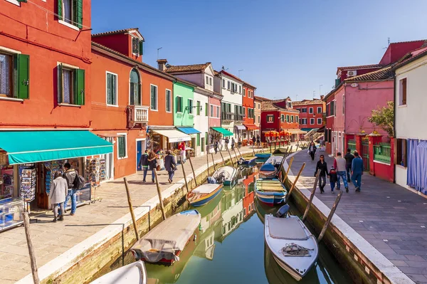 Las Fachadas Coloridas Los Canales Típicos Isla Burano Venecia Véneto — Foto de Stock