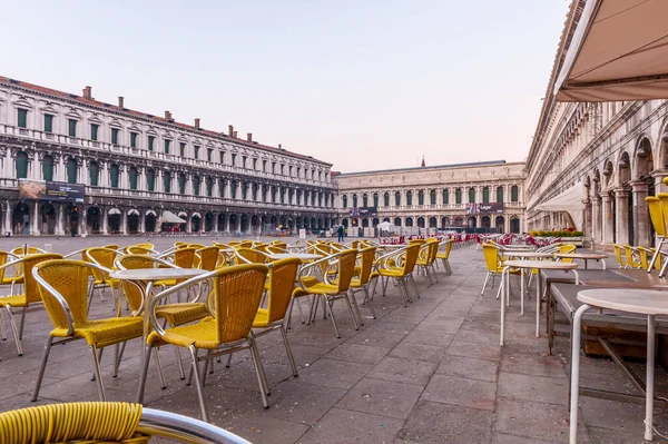 Terras Met Verlaten Café Vroege Ochtend San Marco Square Venetië — Stockfoto
