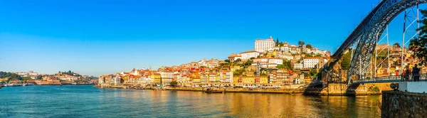 Panorama Över Staden Porto Och Dom Luis Vid Dourofloden Portugal — Stockfoto
