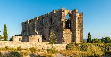 Saint Flix de Monceau Manastırı Occitania, Fransa 'nın Hrault kentindeki Gigean' da.