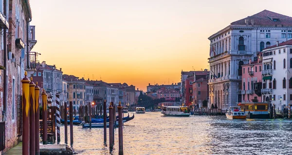 Tráfego Grande Canal Pôr Sol Veneza Veneto Itália — Fotografia de Stock