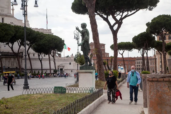 Roma Italia Junio 2020 Italia Reapertura Inicio Fase Una Pareja —  Fotos de Stock