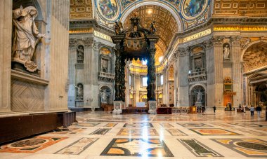  Vatikan 'daki Aziz Peter Bazilikası Vatikan' da bir İtalyan Rönesans kilisesidir. Aziz Peter, Roma 'nın ana simgelerinden biridir. Bernini 'nin baldacchino' sunun sunağı..