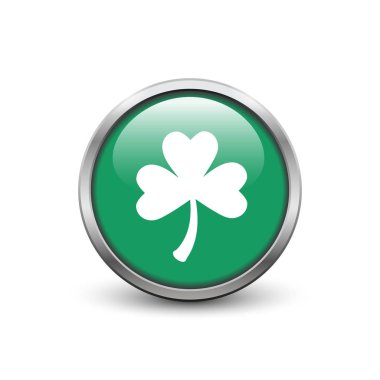 Yeşil düğmeye beyaz üç yapraklı yonca, metal çerçeve ve gölge ile. St Patricks Günü sembolü. 