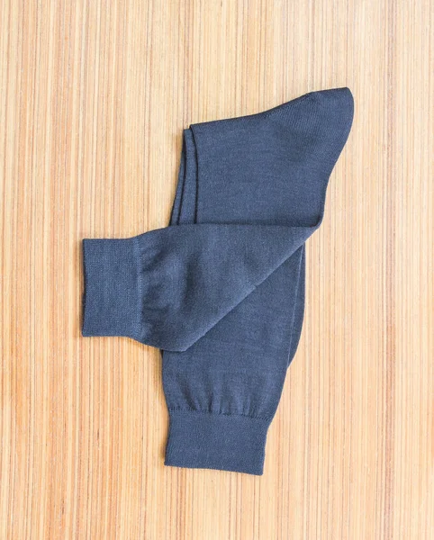 Siyah Örgü Erkek Çorapları Ahşap Zemin Üst Kattaki Yakın Çekim — Stok fotoğraf