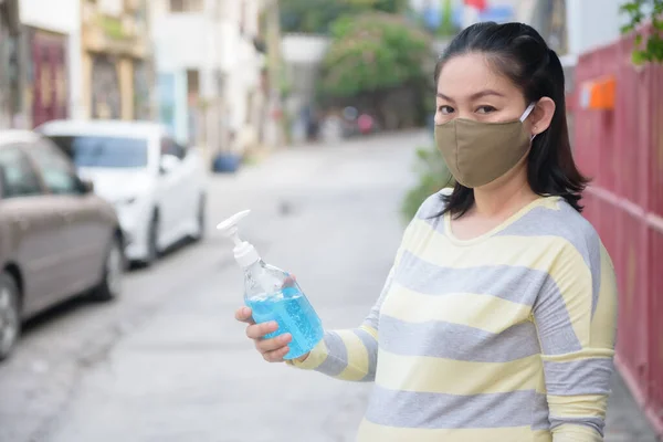 Les Femmes Enceintes Asiatiques Utilisent Gel Éthylique Pour Les Mains — Photo