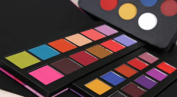 Brightly Colored Cosmetic Pigment Palette — Stock Photo, Image