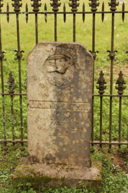 Flint TX - 9 Mart 2025: Flint Teksas 'taki Rather Mezarlığındaki Tarihi Mezar Taşları