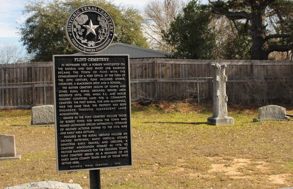 Flint TX - 16 Ocak 2025: Flint Teksas 'taki Tarihi Şehir Mezarlığında Tarihi İşaretler