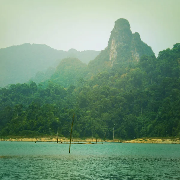 Dağ Gölü 'nün klasik tarzı
