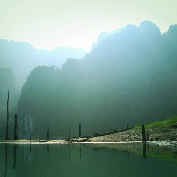 Dağ Gölü 'nün klasik tarzı