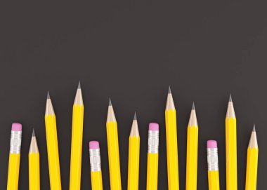 Siyah arkaplanda üç boyutlu sarı kalem oluşturma