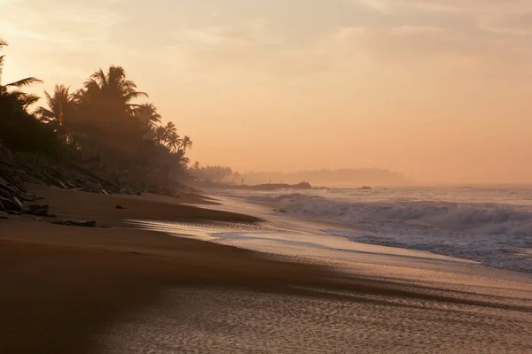 Krásná Pohlednicová Krajina Záběru Pláže Pitiwella Srí Lanka Při Východu — Stock fotografie
