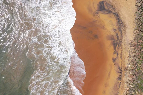 Vista Aérea Del Dron Plano Orilla Del Mar Con Arena — Foto de Stock