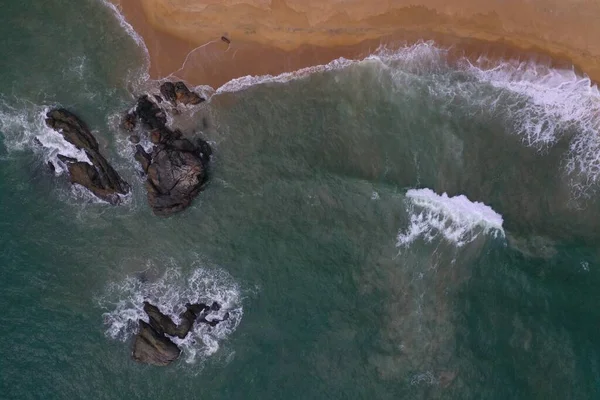 Drone Aéreo Vista Pássaro Tiro Costa Mar Com Água Azul — Fotografia de Stock