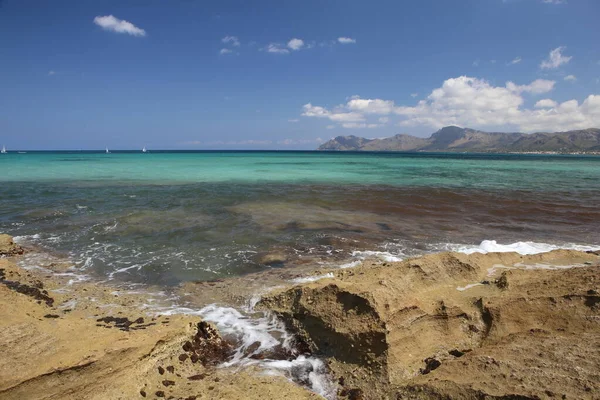 Paisaje Panorámico Vista Panorámica Playa Rocosa Desierta Aislada Con Agua — Foto de Stock