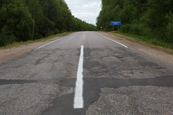 Plötslig Hård Skillnad Och Kontrast Mellan Bra Och Dålig Väderskadad — Stockfoto