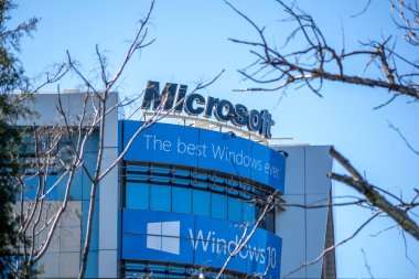 Atina, Yunanistan-10 Mart 2019. Amaroussion Atina-Yunanistan 'daki Microsoft şirketinin binası.. 