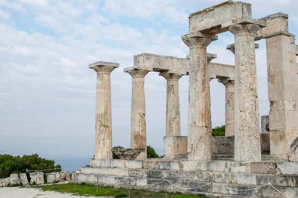 Aegina Yunanistan Ocak 2020 Arka Planda Mavi Gökyüzü Olan Aphaea — Stok fotoğraf