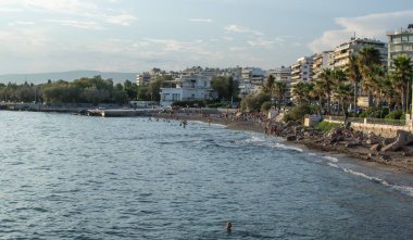 Atina, Yunanistan-20 Temmuz 2018. Palaio Faliro plajının manzarası.