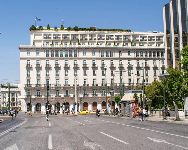 Atina, Yunanistan-25 Nisan 2018. Görüntü, Syntagma Meydanı yakınlarındaki ünlü Grande Bretagne otelini gösteriyor.