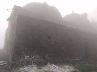 Eski saray ve harabeler pavagad şapkacı Gujarat Hindistan 'dan.