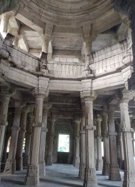 Eski saray ve harabeler pavagad şapkacı Gujarat Hindistan 'dan.