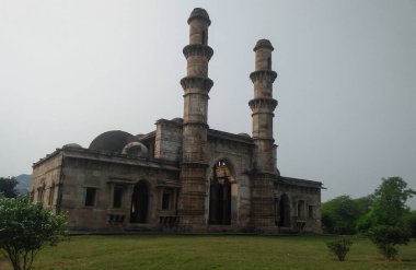 Eski saray ve harabeler pavagad şapkacı Gujarat Hindistan 'dan.