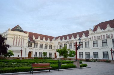 Macaristan Sarospatak şehir meydanı Bulutlu havada