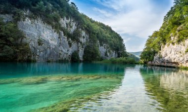 Plitvice Göllerinde nefes kesici renkler ve ışıklar