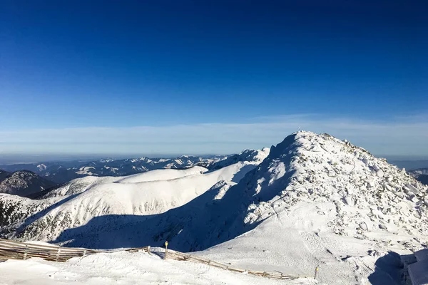 Paesaggio Montano Invernale Cima Alla Collina Chopok Nelle Montagne Basso — Foto Stock