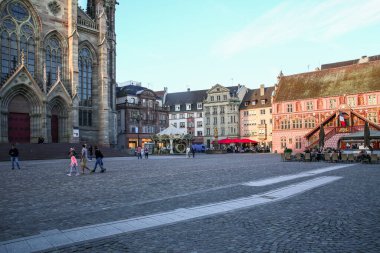 Mulhouse, gün batımında çok güzel bir Alsas köyü.