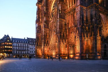 Geceleri Strasbourg Katedrali