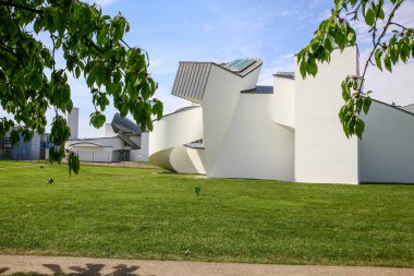 Weil am Rhein, Almanya 'dan. Vitra Kampüsü 'nün en ünlü tasarım müzelerinden biri olan Vitra tasarım müzesini ziyaret ediyoruz.