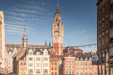 Lille, General De Gaulle Meydanı Ticaret Odası manzaralı.