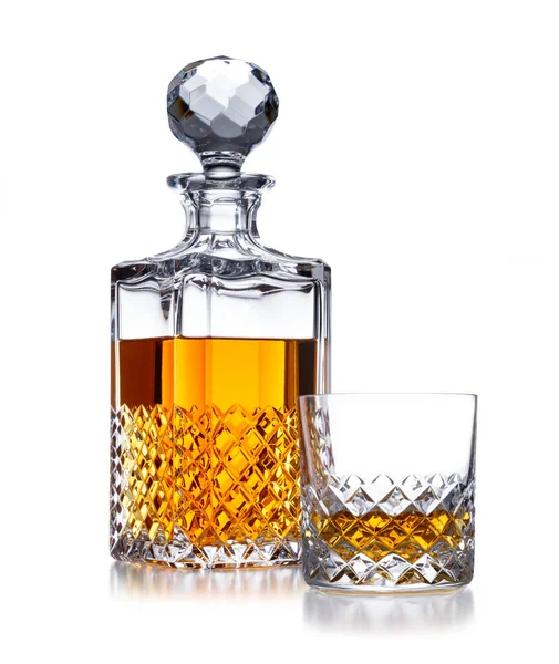 Een Half Volle Kristallen Whisky Decanter Kristalglas Met Gouden Whisky — Stockfoto