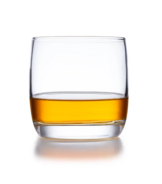 Een Geïsoleerde Kom Stijl Glas Whisky Geschoten Wit Met Een — Stockfoto