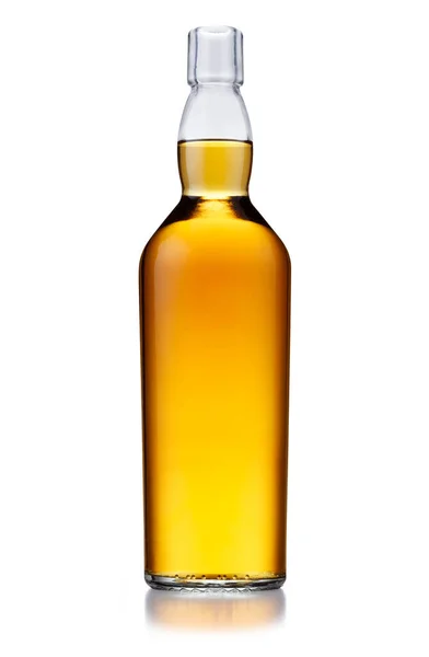 Una Bottiglia Alta Whisky Dorato Senza Etichetta Marchio Isolata Bianco Fotografia Stock