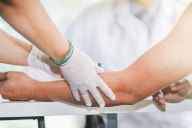 Araştırmacılar, Coronavirus covid-19 hastaları için tedavi verisi olarak virolojinin yapısını araştırıyor ve Coronavirus covid-19 'un yayılmasını önlemek için bir aşı hazırlıyorlar..